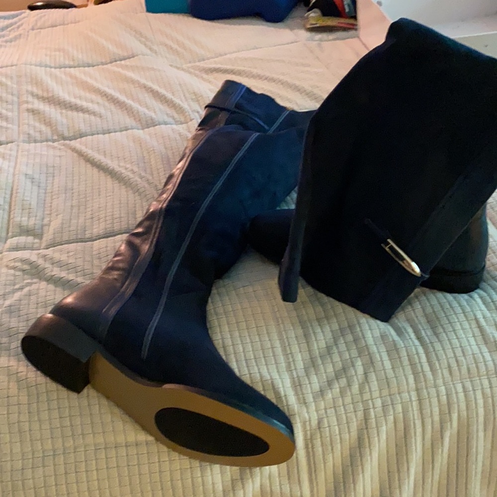 Boots - Picture 4 of 4